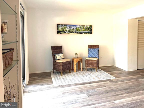 4th image of 1071 Cedar Ridge Ct