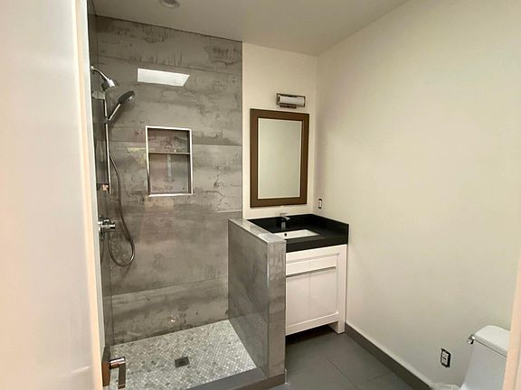 3rd image of 1626 25th Ave #D