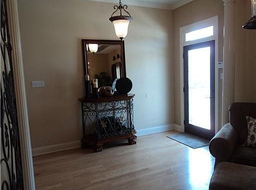 3rd image of 125 Montpelier Dr