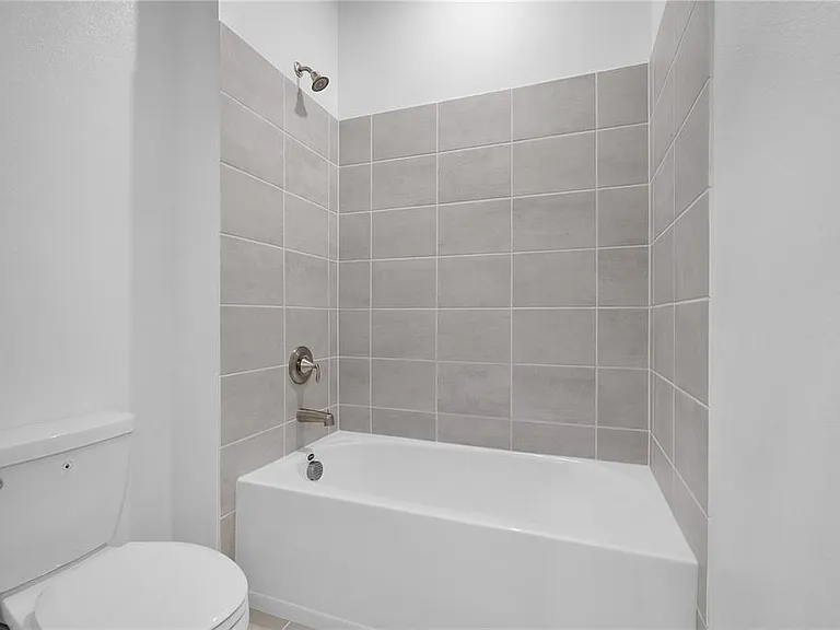 5529 Nina Way — Photo 14