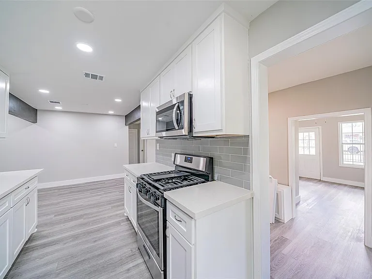 5718 Cherry St — Photo 16