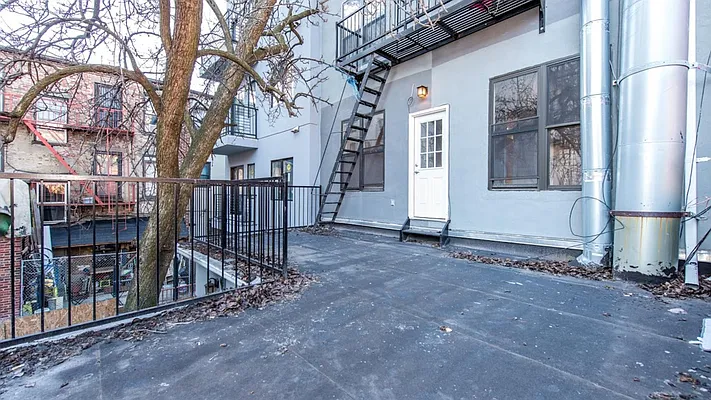 Rented by Nooklyn NYC LLC | media 13