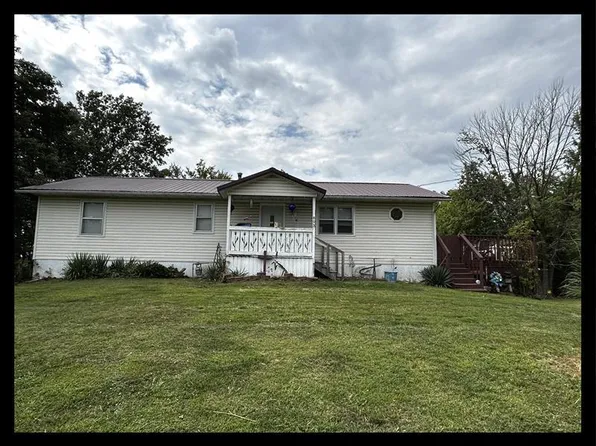 803 Coates St, Macon, MO 63552