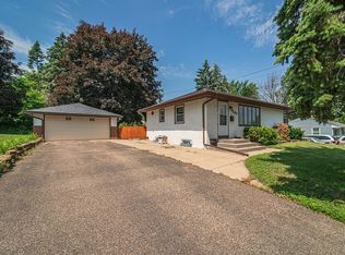 7267 Cleve Ave E, Inver Grove Heights, MN 55076