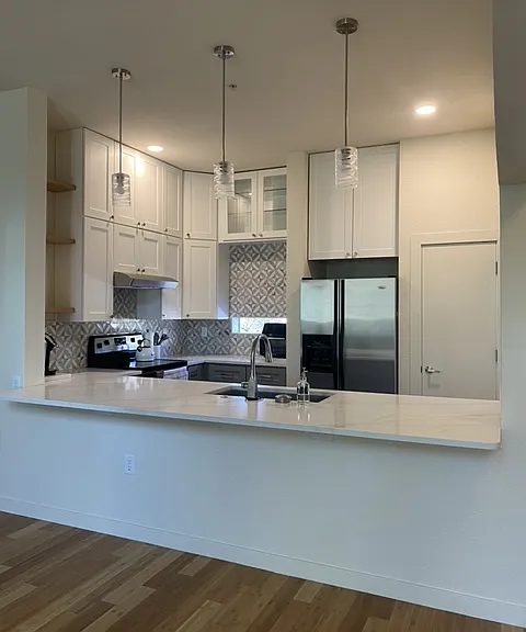 6919 Sumner St — Photo 3