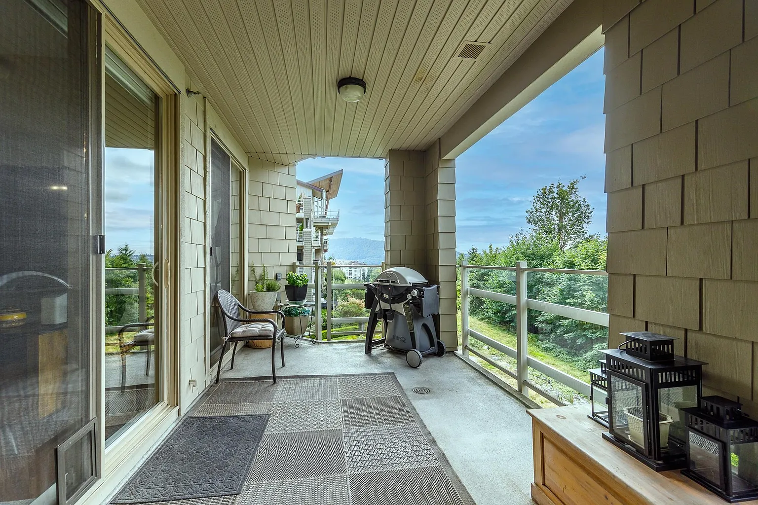 560 Raven Woods Dr #301 photo 1