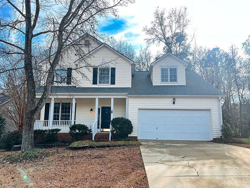 1st image of 400 Cresthaven Pl