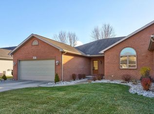 627 Maple Crest Dr, Frankenmuth, MI 48734