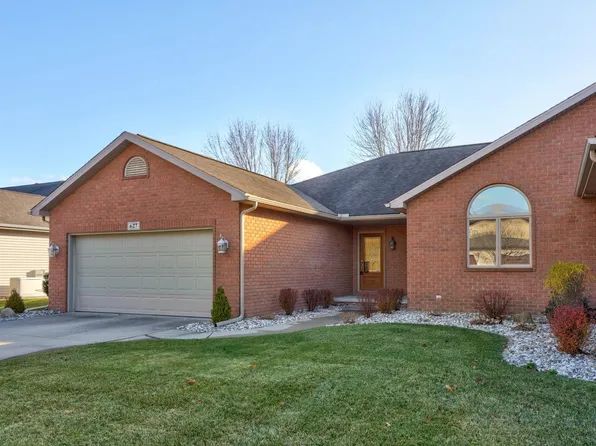 627 Maple Crest Dr, Frankenmuth, MI 48734