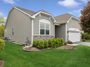 6275 Doral Dr, Gurnee, IL 60031