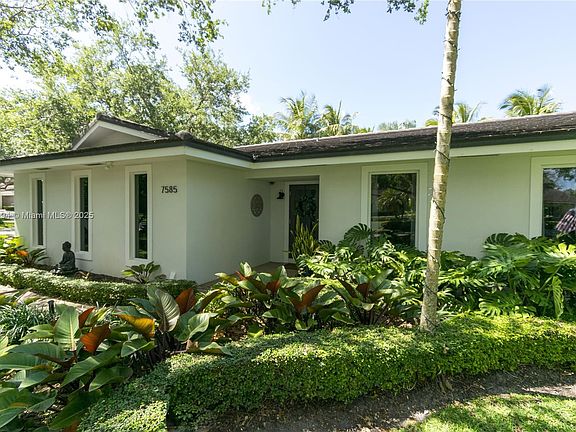 3rd image of 7585 SW 163rd St