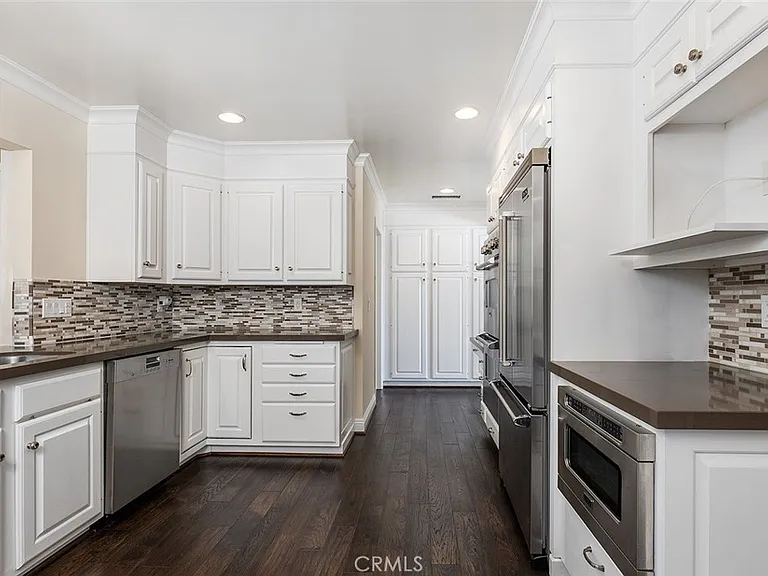850 Chula Vista Ave — Photo 15