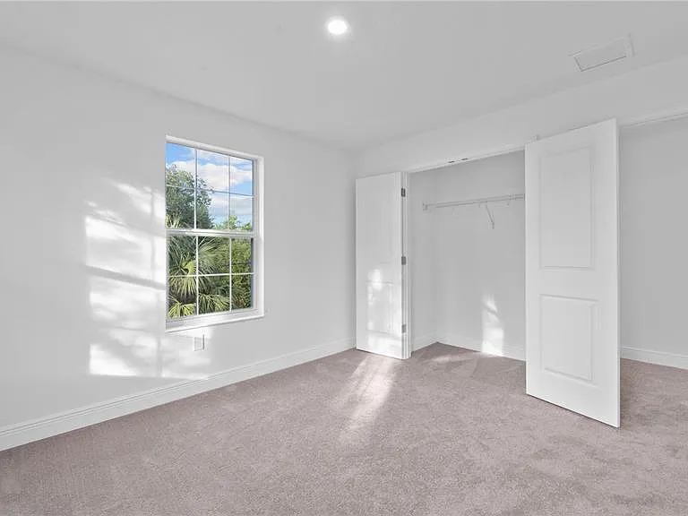 1156 37th Ave NE — Photo 27