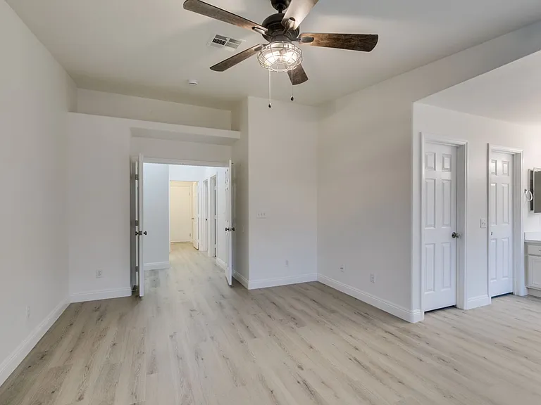 437 Palegold St — Photo 38