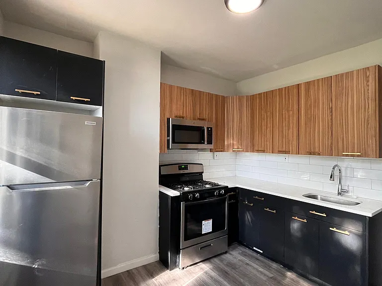 113 Armstrong Ave #1 — Photo 1