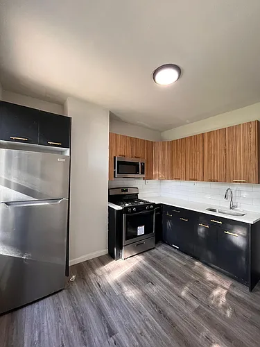 113 Armstrong Ave #1 Photo 1