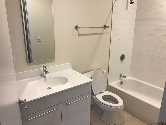 4th image of 629 Highland Ave #202