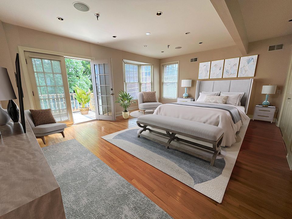 Second Floor Bedroom w/ Balcony