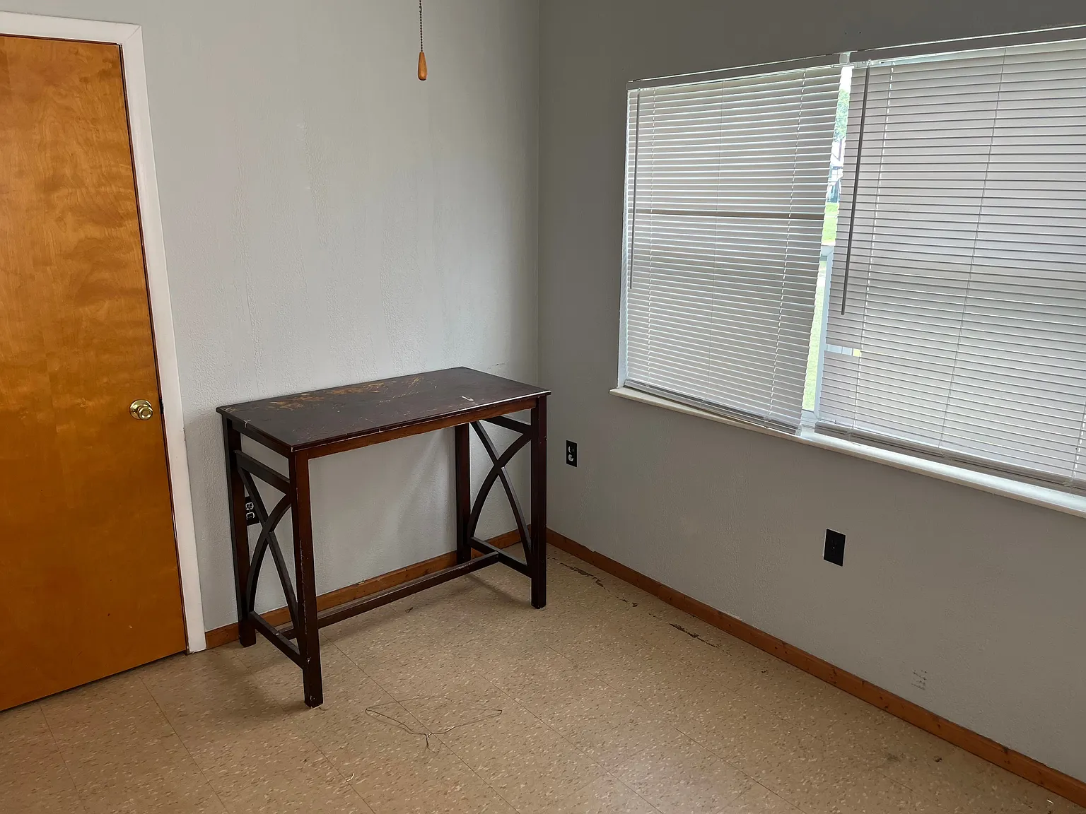 1 bed, 1.0 bath, $825 — Photo 2