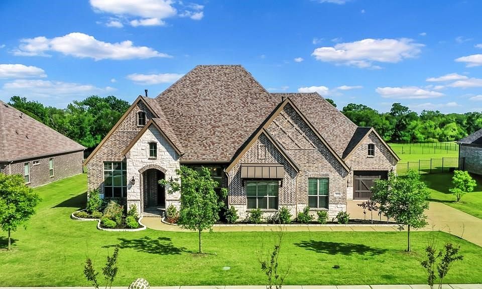 1st image of 804 Moses Dr