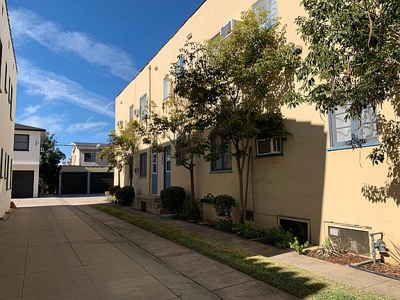 4th image of 207 N Olive Ave