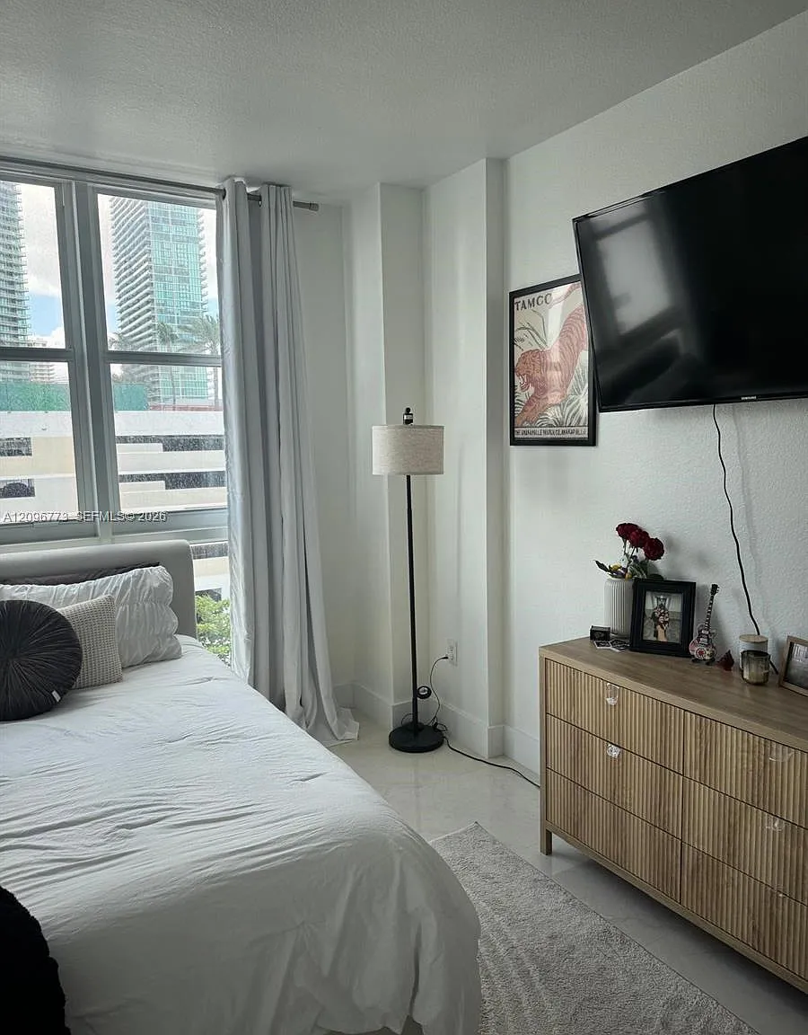 Moon Bay Of Miami Condo — Photo 4