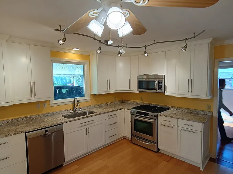 413 Harolds Dr NW — Photo 10