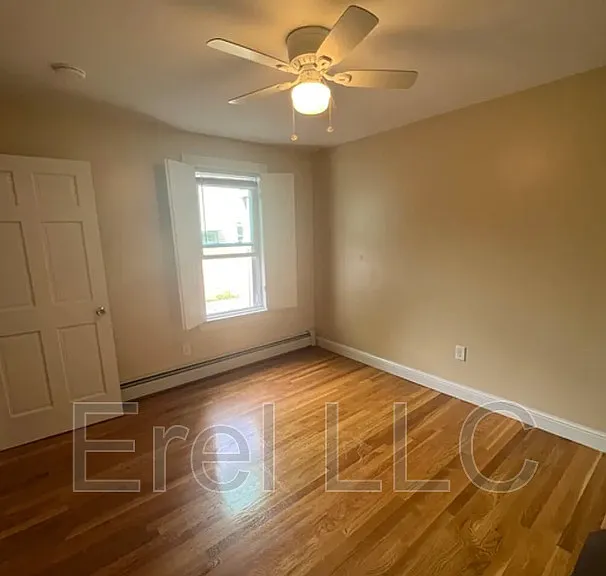 54 Webster Ave #1A — Photo 3