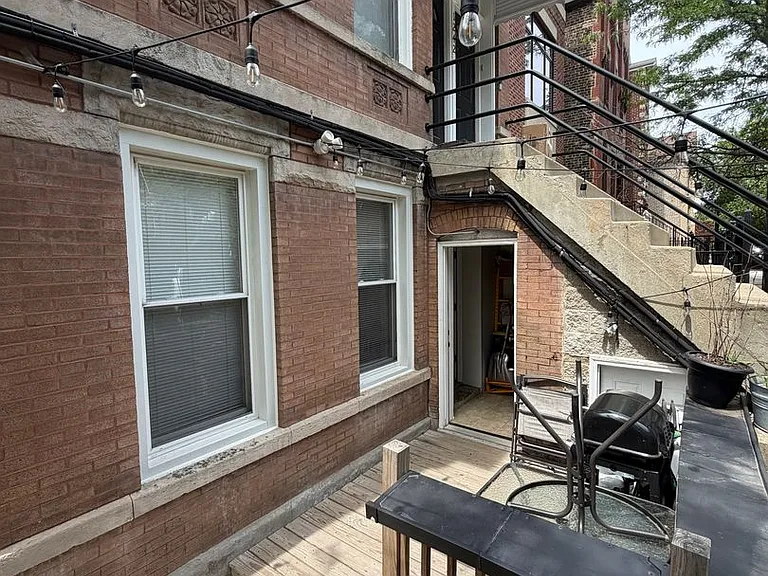 1242 N Greenview Ave — Photo 17