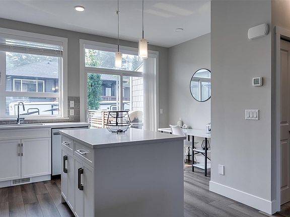 5th image of 13098 Shoreline Dr #3