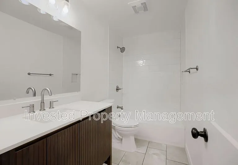 6473 Newcombe Ct — Photo 16