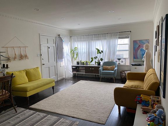 2nd image of 2609 Euclid St #D