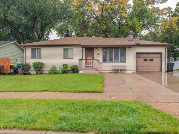 2106 Assumption Dr, Bismarck, ND 58501