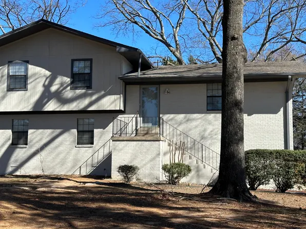 1804 Berry Place Dr, Conway, AR 72032