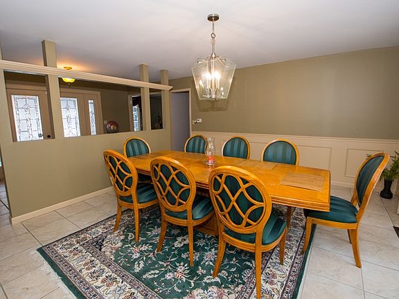 4th image of 6231 Crown Ct