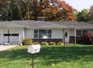 5278 N Crestwood Dr, Springfield, MO 65803