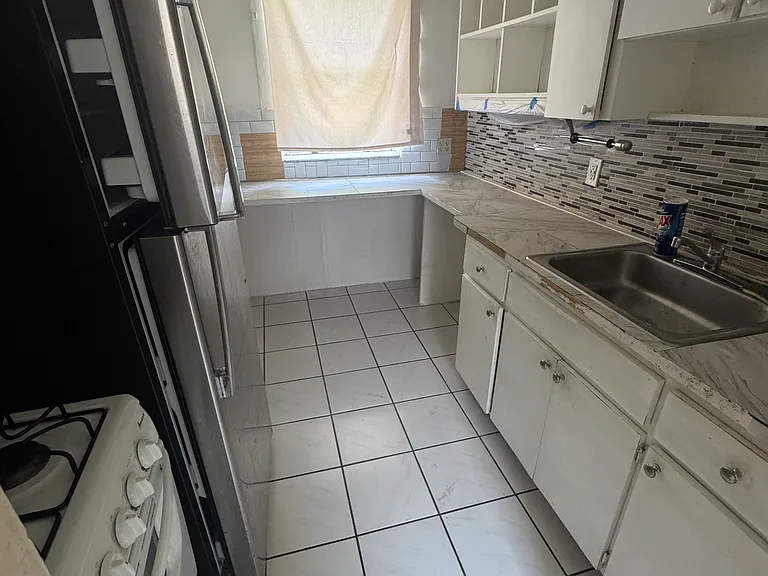 975 SW 2nd St #1 — Photo 10