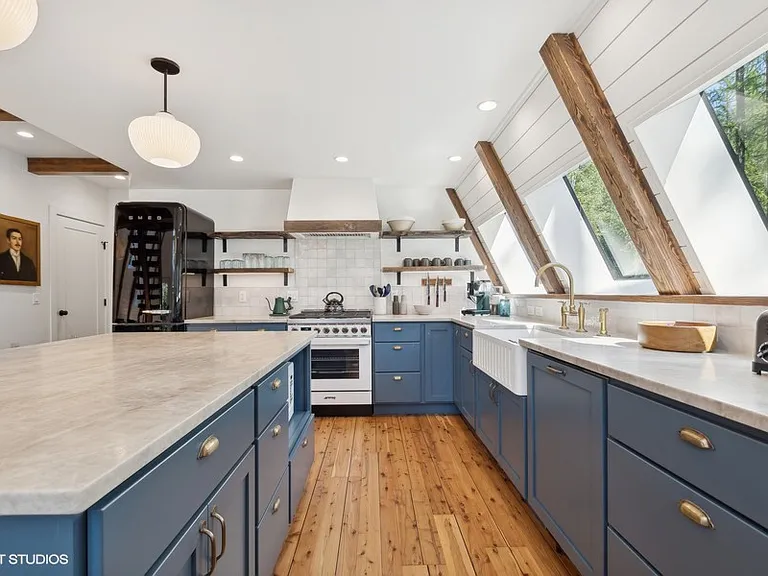 123 Little Mountain Rd — Photo 16