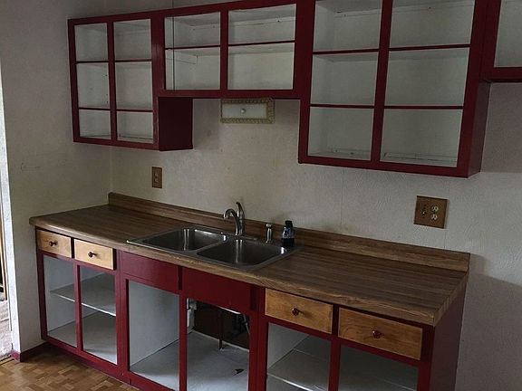4th image of 3120 W 75th Pl