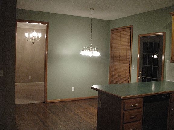 Eat-In Area of Kitchen #1