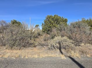 20900 E Mesa Verde Rd #585, Mayer, AZ 86333