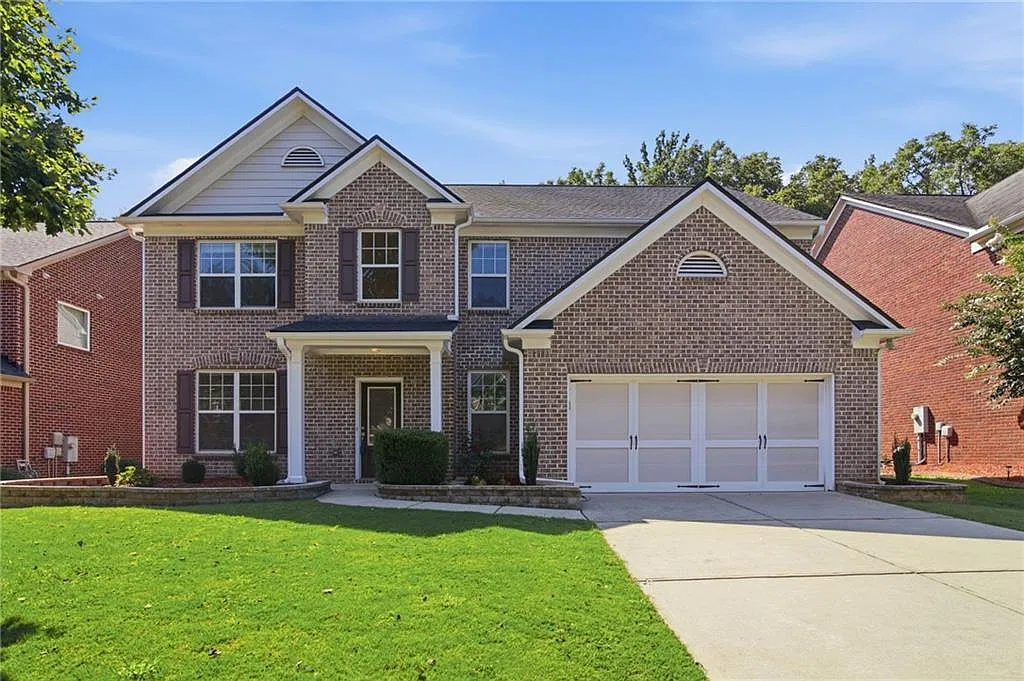 4 bed, 3.0 bath, 2910 sqft, $2,700 — Photo 1