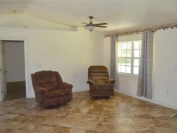 4th image of 6098 NE Thomas Dr