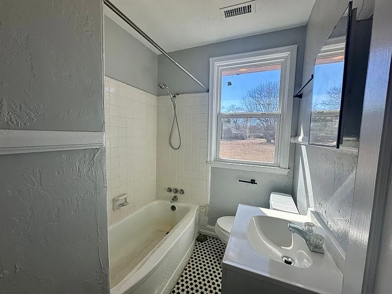 716B Miller Rd — Photo 6