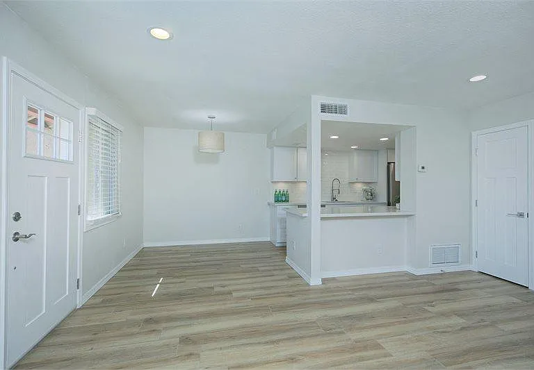 948 S Alma School Rd #83 — Photo 7