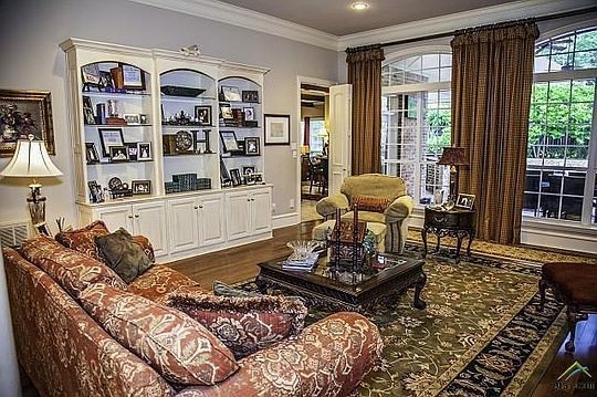 5th image of 1509 Holly Creek Dr