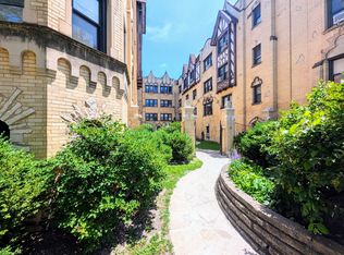 5655 N Spaulding Ave APT 2W, Chicago, IL 60659