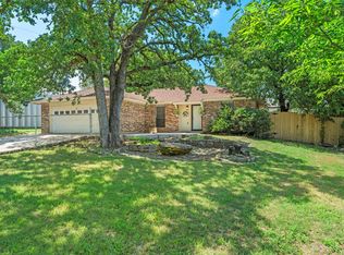 1517 Willow Wood Dr, Azle, TX 76020