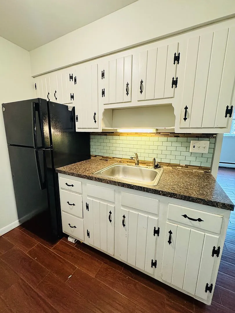 Taylor Court Apartments — Photo 1