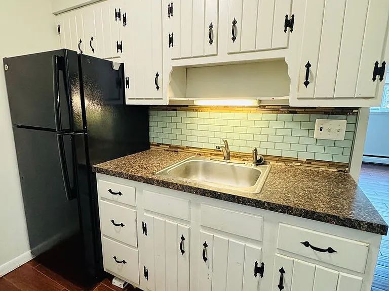Taylor Court Apartments — Photo 1